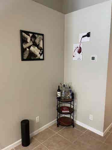 Looking for a roommate in a