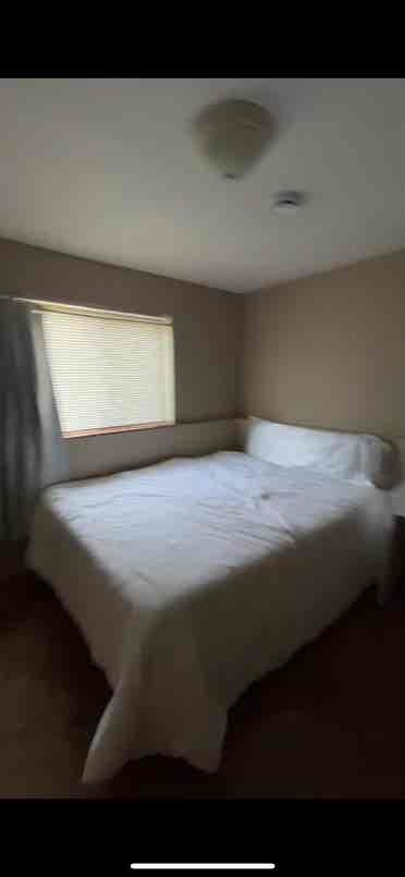 Warren street Townhome Sublease