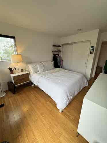 Bath Sublease Venice