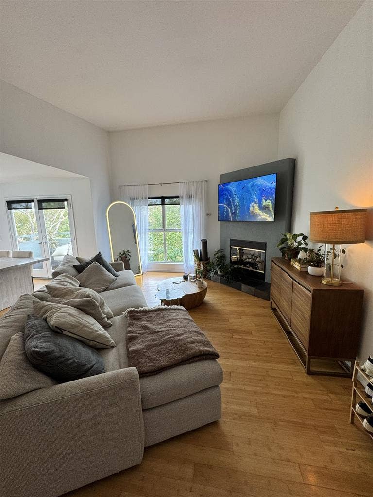 Bath Sublease Venice