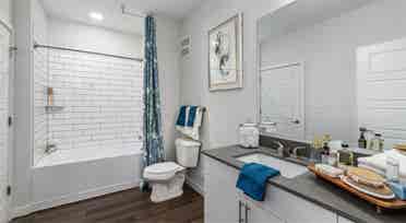 Looking for 1 
female roommate