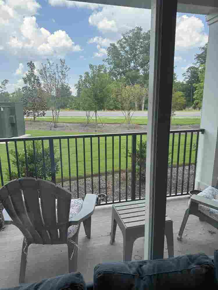 Looking for 1 
female roommate