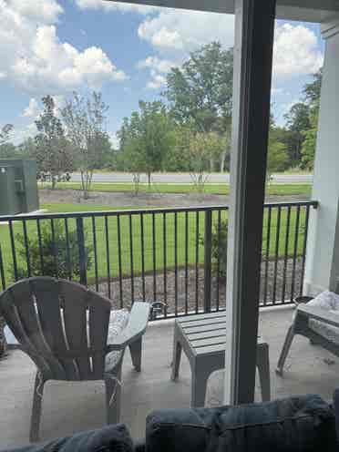 Looking for 1 
female roommate
