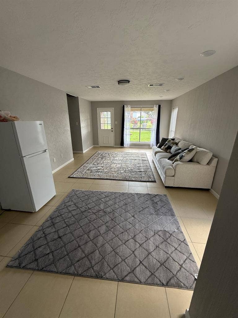 Cozy private room for rent