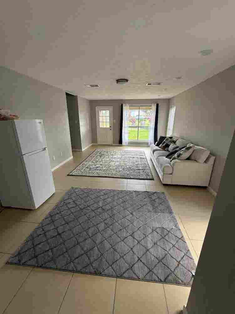 Cozy private room female only