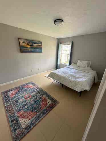 Cozy private room for rent