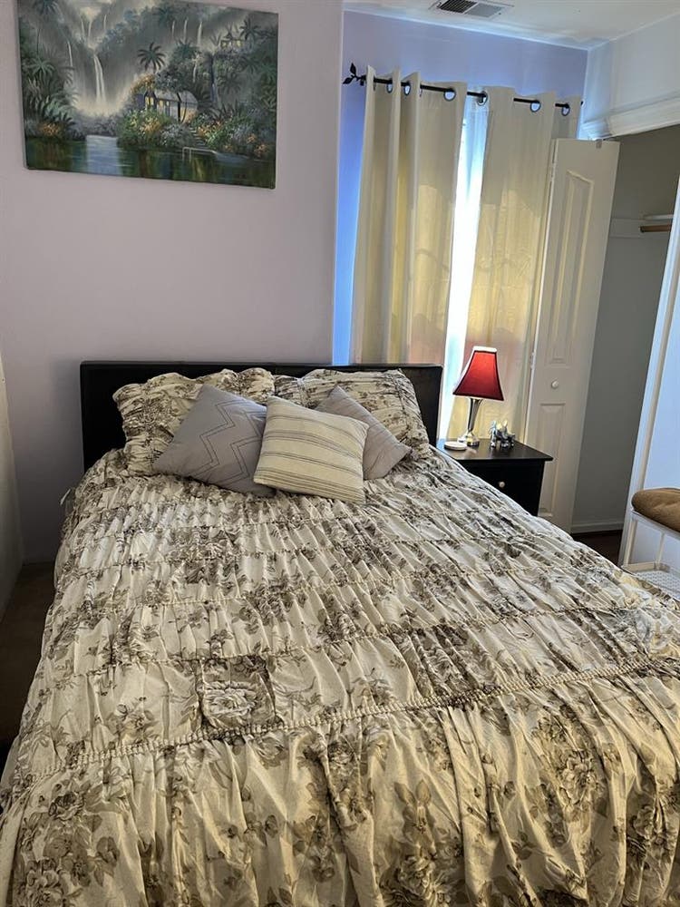 Seeking roommate