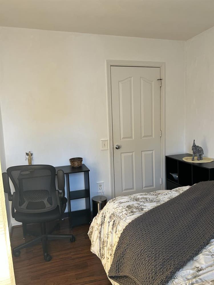 Seeking responsible roommate