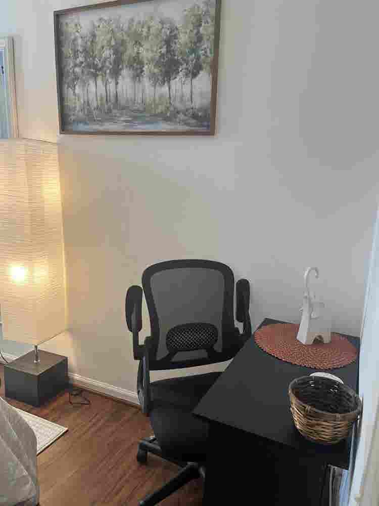 Seeking responsible roommate