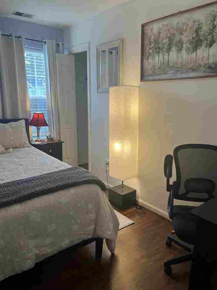 Seeking responsible roommate
