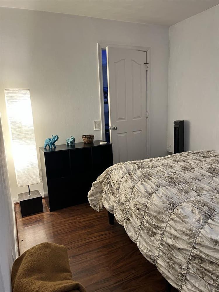 Seeking roommate