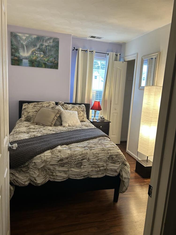 Seeking responsible roommate