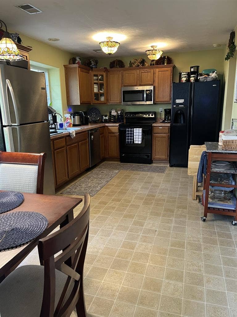 Seeking responsible roommate