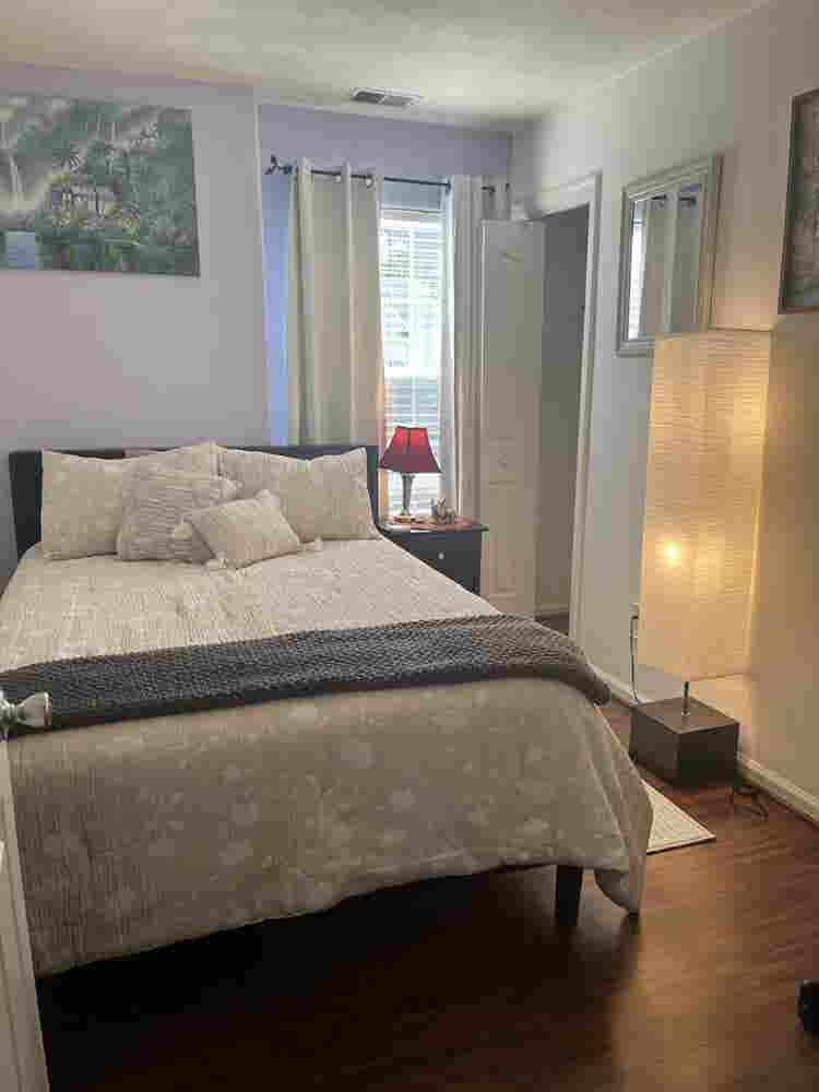 Seeking responsible roommate