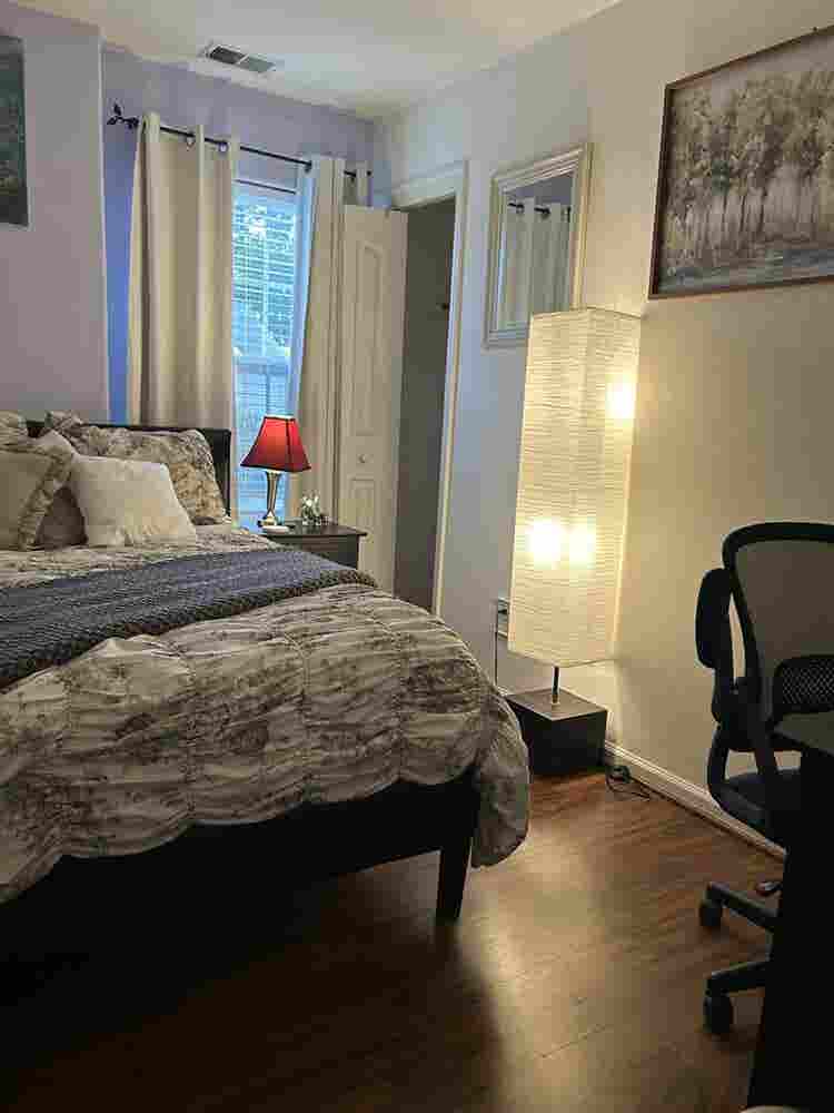 Seeking responsible roommate