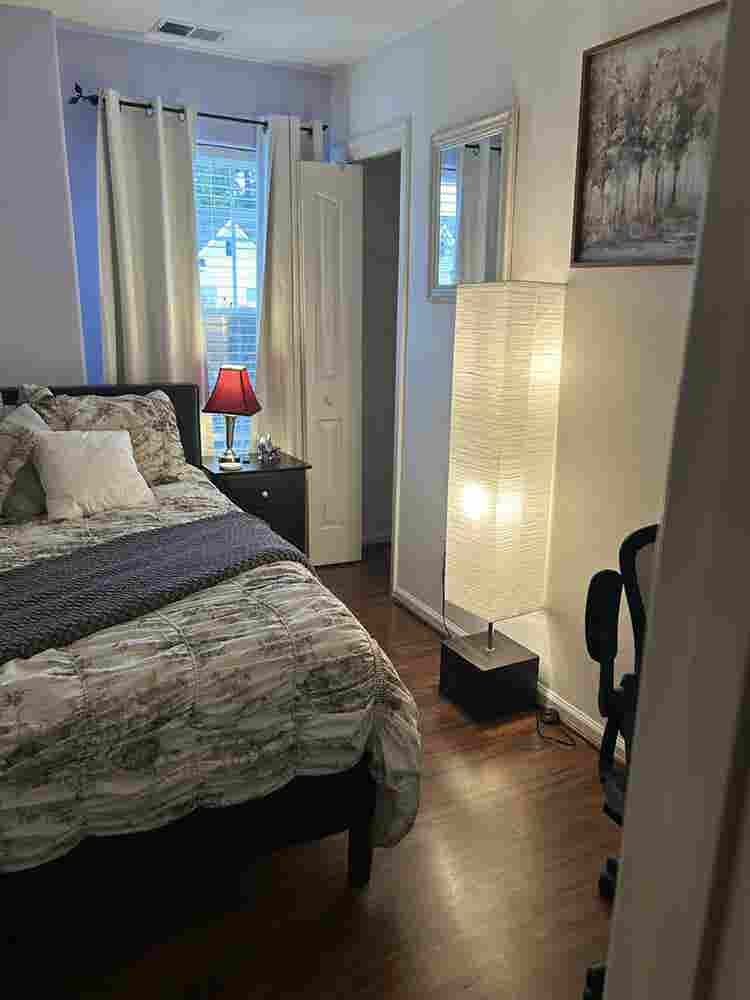 Seeking responsible roommate