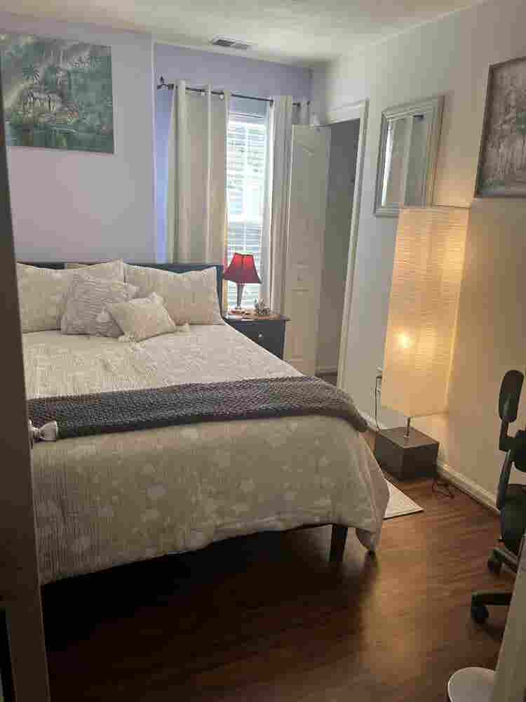 Seeking responsible roommate