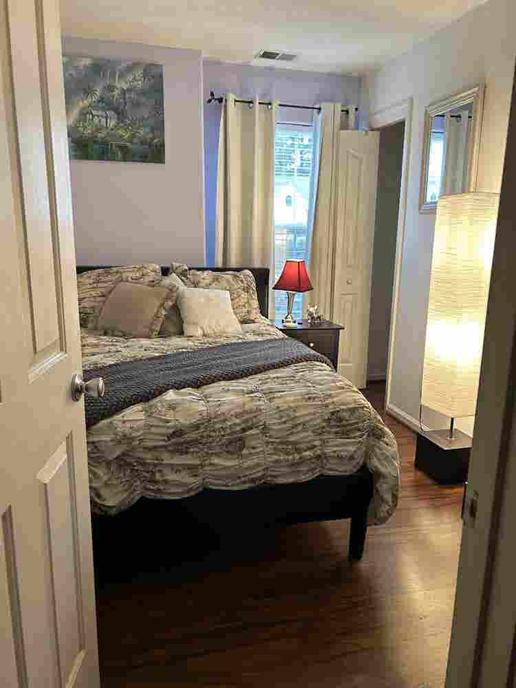 Seeking responsible roommate