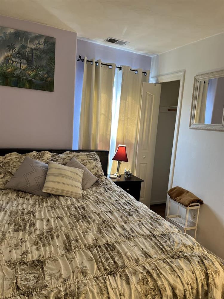 Seeking roommate