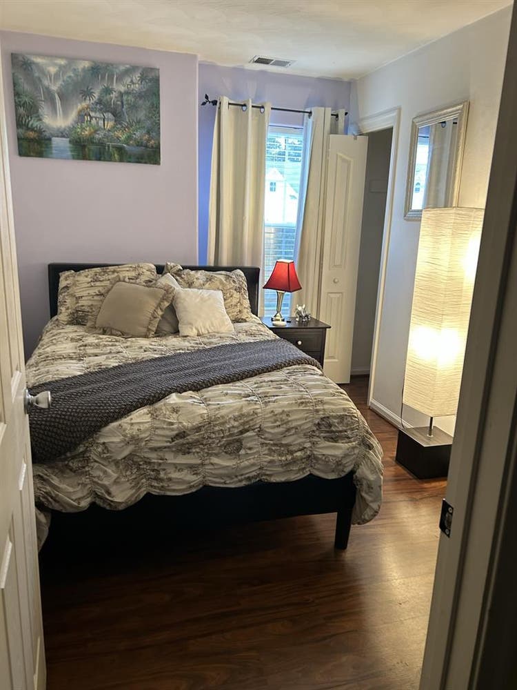 Seeking responsible roommate