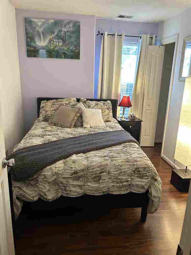 Seeking responsible roommate