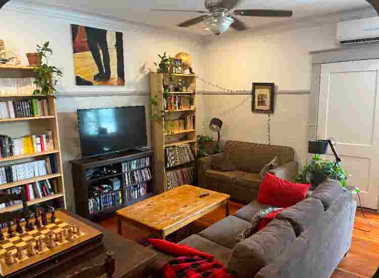 Nice bright room near everything!
