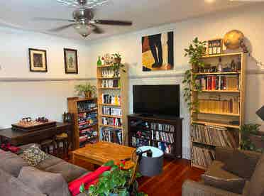 Nice bright room near everything!