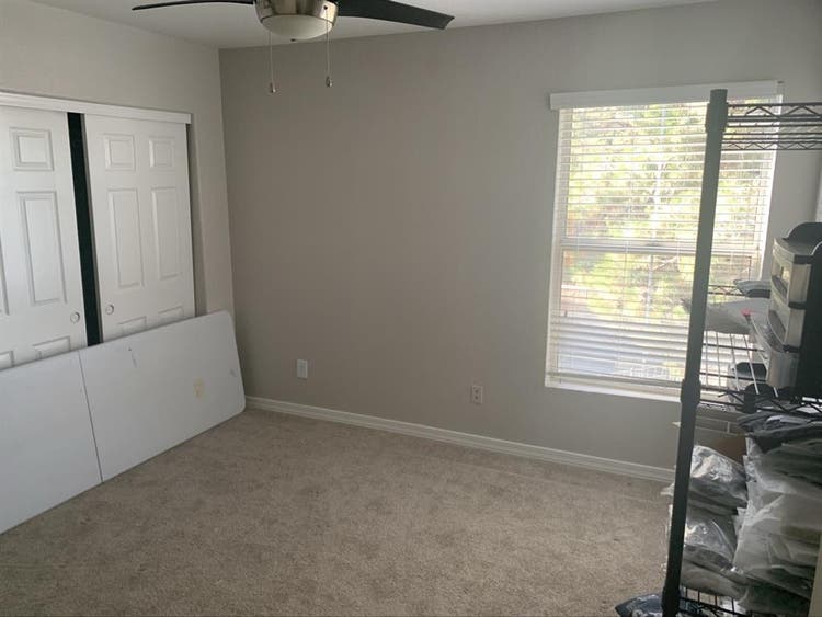 Looking for Roommate