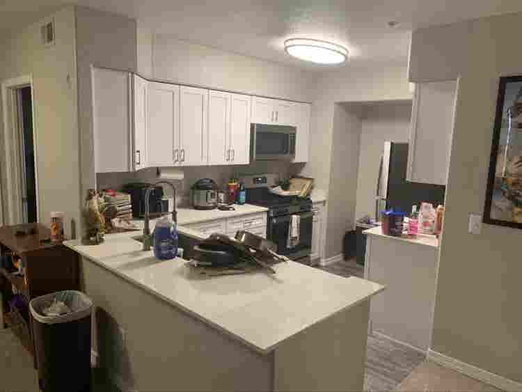 Looking for Roommate