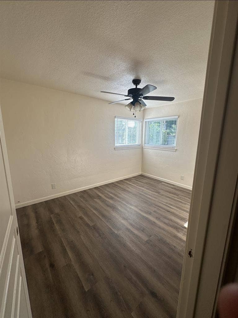 Available room to rent in house!