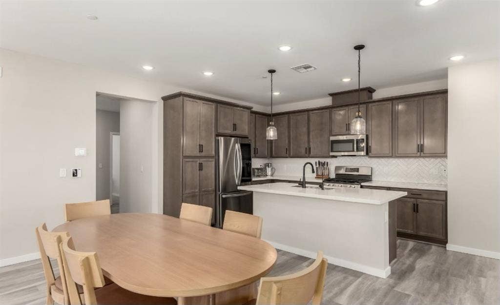 Comfortable Queen Room In Gilbert