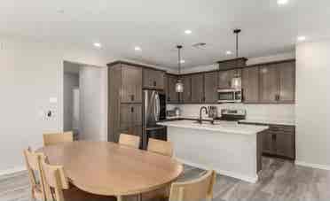Comfortable Queen Room In Gilbert