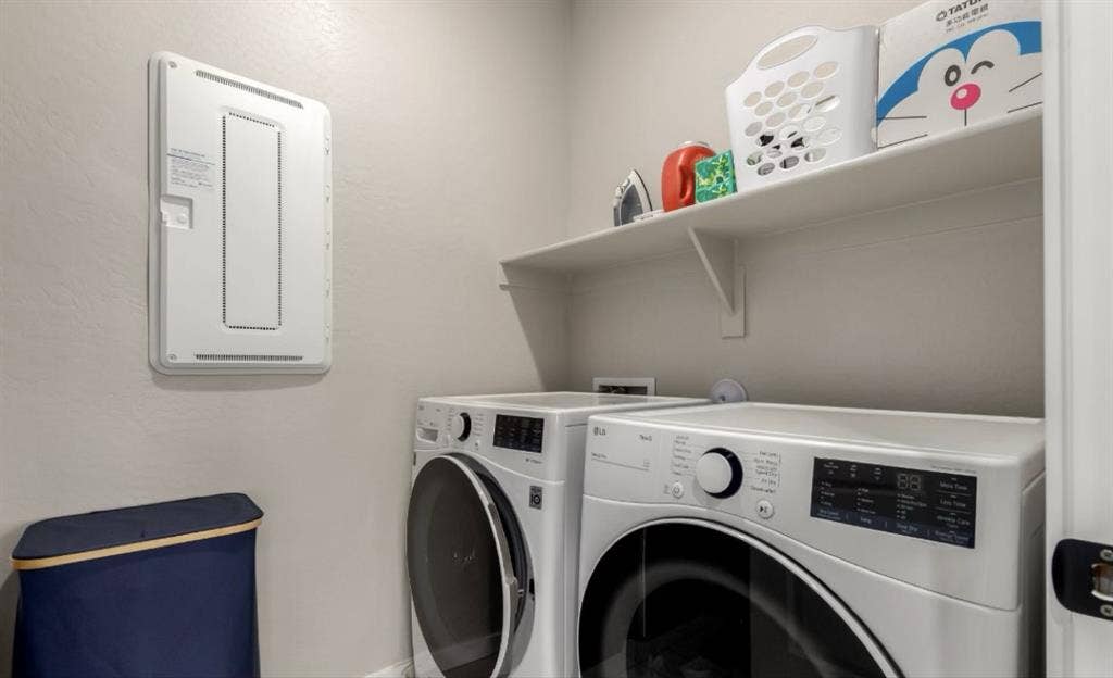 Comfortable Queen Room In Gilbert