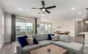 Comfortable Queen Room In Gilbert