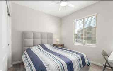 Comfortable Queen Room In Gilbert