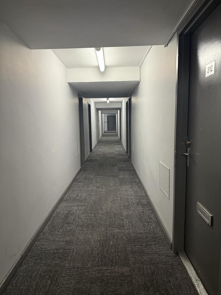 MASTER BEDROOM SHARING 
 - $