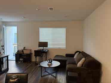LOOKING FOR A ROOMMATE IN MERGE