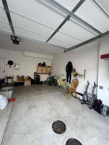 LOOKING FOR A ROOMMATE IN MERGE