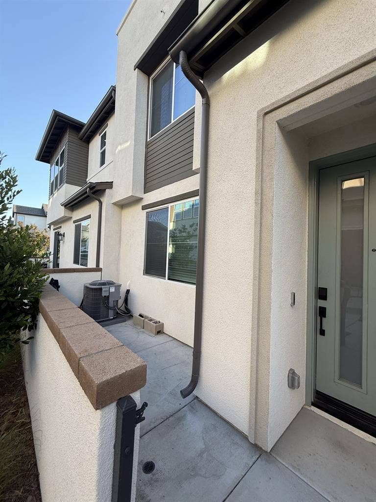 LOOKING FOR A ROOMMATE IN MERGE