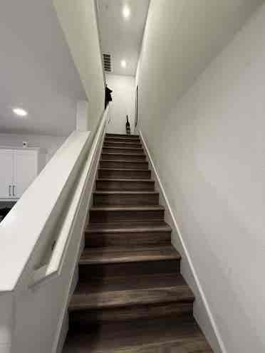 LOOKING FOR A ROOMMATE IN MERGE