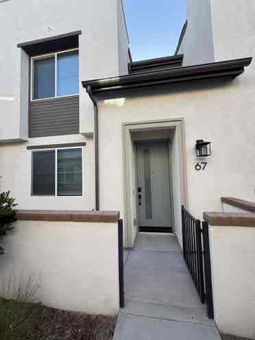 LOOKING FOR A ROOMMATE IN MERGE