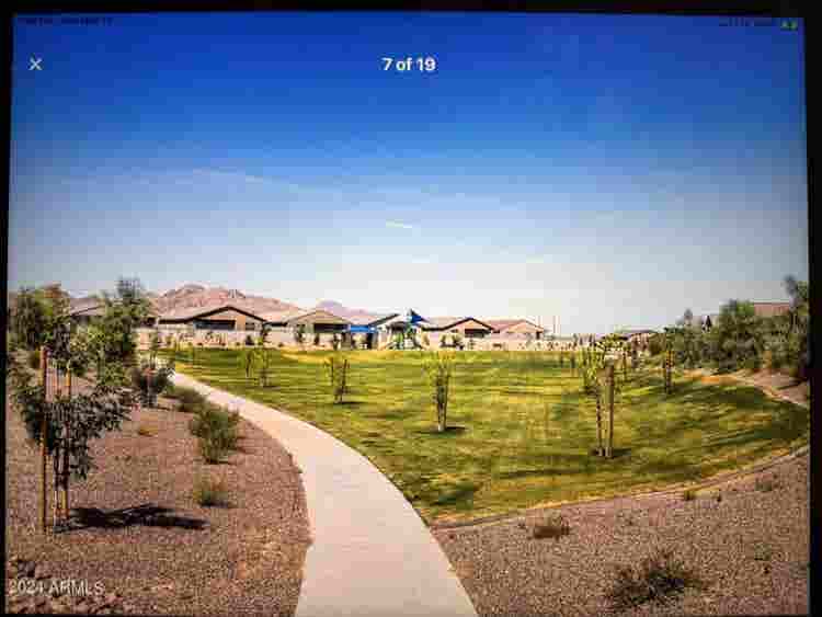 Private room for rent in Queencreek