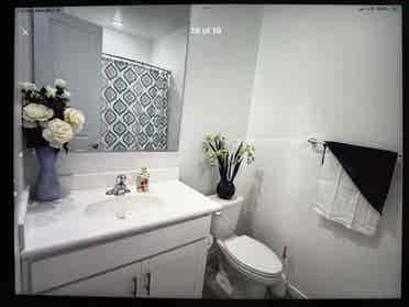 Private room for rent in Queencreek