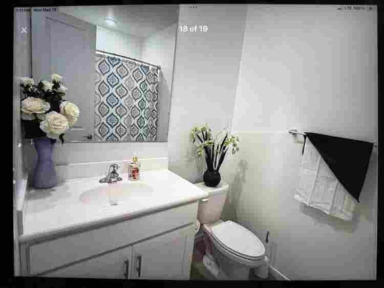 Private room for rent in Queencreek