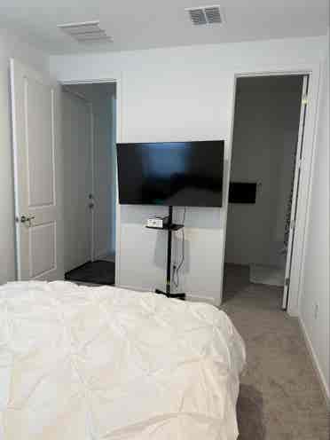 Private room for rent in Queencreek