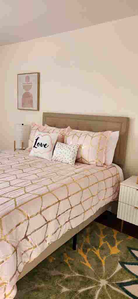 Bedroom near Trident Medical Center