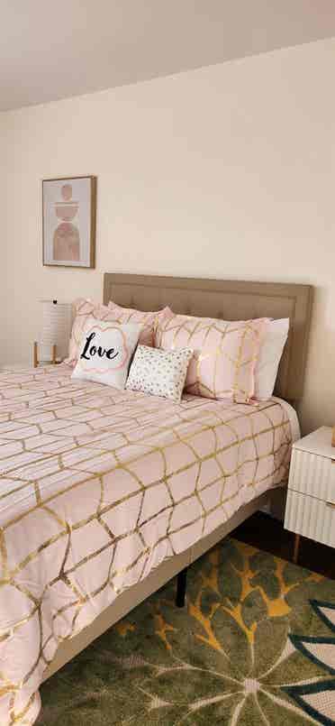 Bedroom near Trident Medical Center