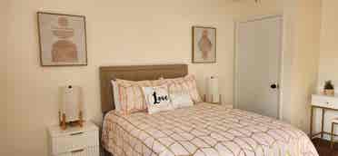 Bedroom near Trident Medical Center
