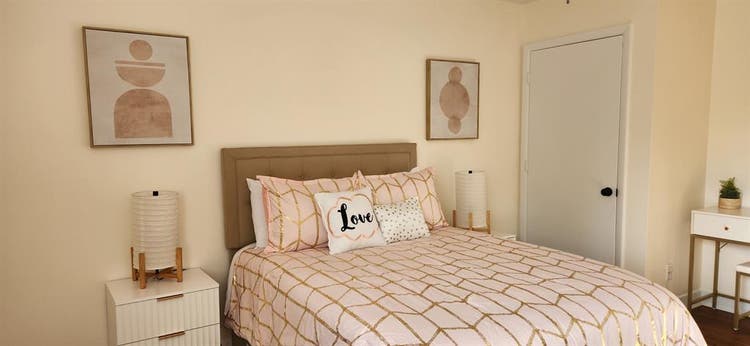 Bedroom near Trident Medical Center