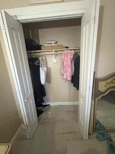 Single bedroom for rent!